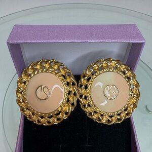 St JohnVintage Clip on Earrings